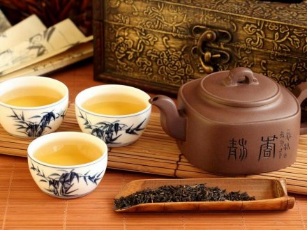 Profumi d'oriente in una tazza di tè