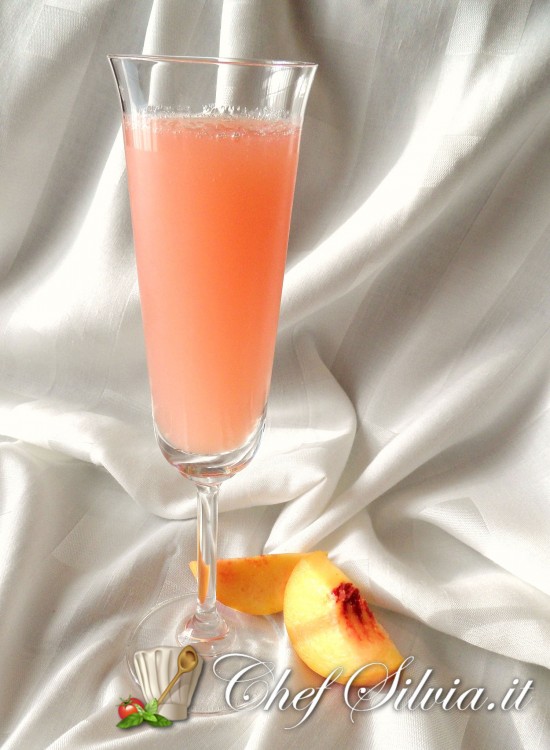 Bellini cocktail