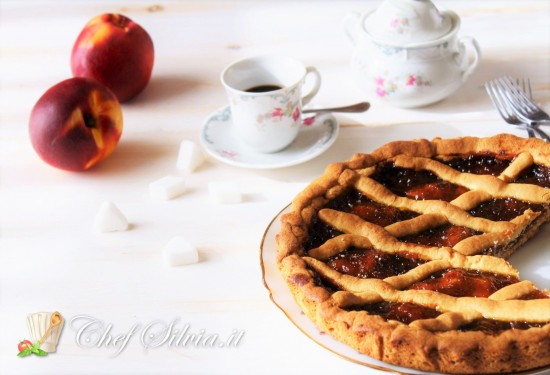 Crostata con confettura di pesche