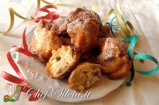 Frittelle di mele e uvetta