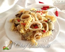 Fusilli piccanti  calamari e carciofi