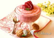 Mousse di ricotta e fragole