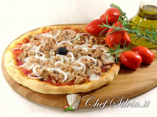 Pizza tonno e cipolla