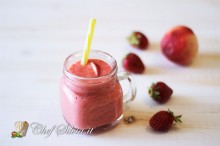 Smoothie alla pesca e fragole 