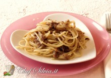 Spaghetti al pesto di radicchio