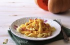 Tagliatelle alla crema di zucca, gorgonzola e speck