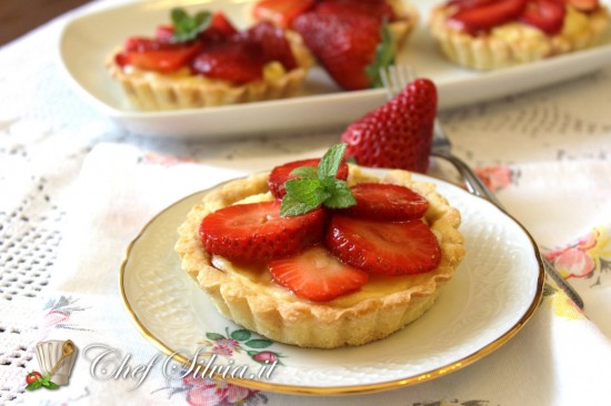 Tartelle alla frutta con gelatina di Brachetto