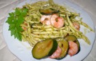 Trofie al pesto con gamberetti e zucchine